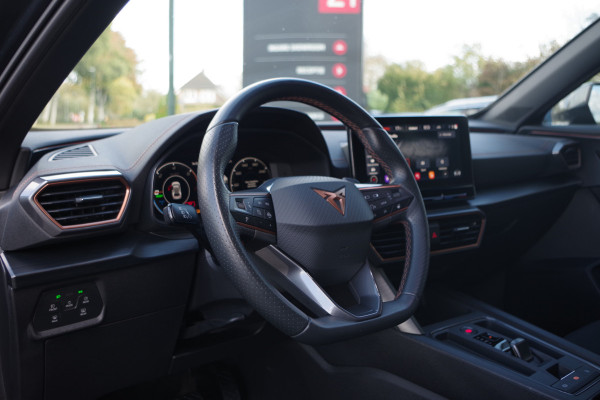 CUPRA Formentor 1.4 e-Hybrid 204 PK Adrenaline PHEV, Carplay, Camera, Keyless, LED CUPRA Formentor 1.4 e-Hybrid 204 PK Adrenaline PHEV, Carplay, Camera, Keyless, LED