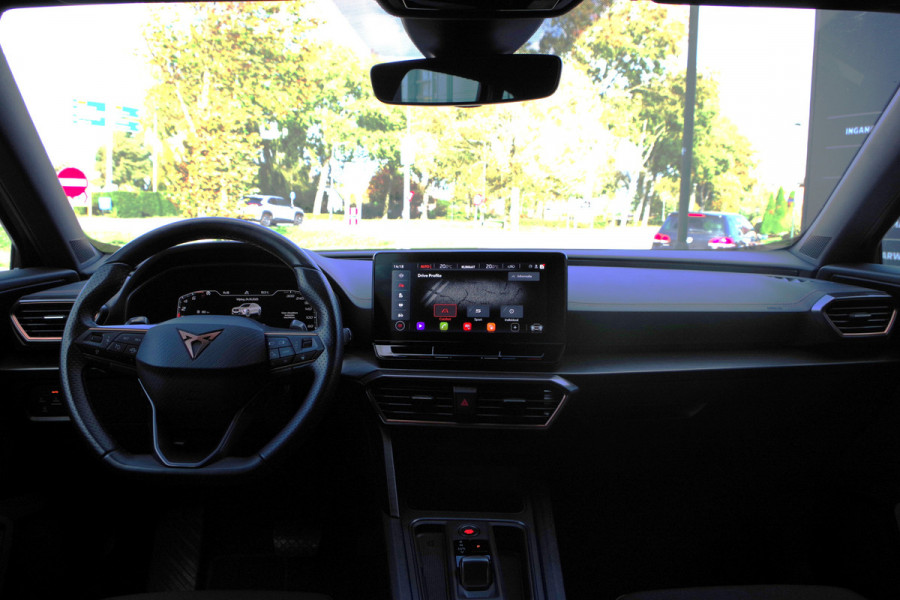 CUPRA Formentor 1.4 e-Hybrid 204 PK Adrenaline PHEV, Carplay, Camera, Keyless, LED CUPRA Formentor 1.4 e-Hybrid 204 PK Adrenaline PHEV, Carplay, Camera, Keyless, LED