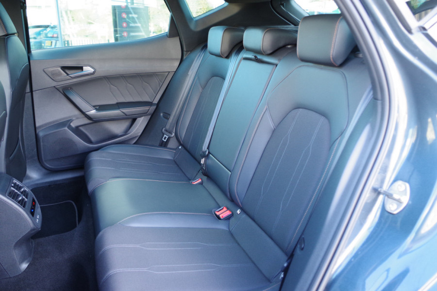 CUPRA Formentor 1.4 e-Hybrid 204 PK Adrenaline PHEV, Carplay, Camera, Keyless, LED CUPRA Formentor 1.4 e-Hybrid 204 PK Adrenaline PHEV, Carplay, Camera, Keyless, LED