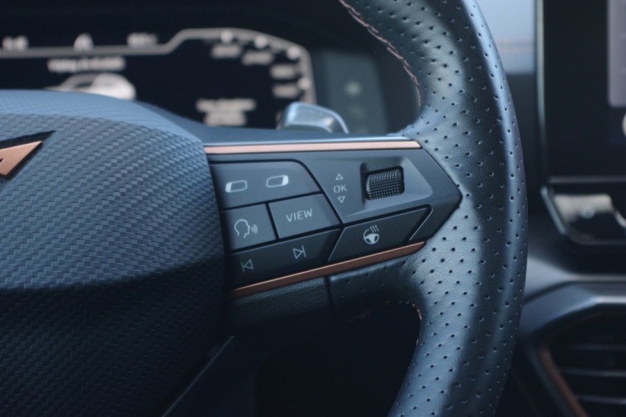 CUPRA Formentor 1.4 e-Hybrid 204 PK Adrenaline PHEV, Carplay, Camera, Keyless, LED CUPRA Formentor 1.4 e-Hybrid 204 PK Adrenaline PHEV, Carplay, Camera, Keyless, LED