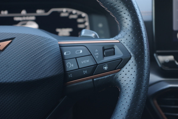 CUPRA Formentor 1.4 e-Hybrid 204 PK Adrenaline PHEV, Carplay, Camera, Keyless, LED CUPRA Formentor 1.4 e-Hybrid 204 PK Adrenaline PHEV, Carplay, Camera, Keyless, LED