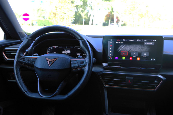 CUPRA Formentor 1.4 e-Hybrid 204 PK Adrenaline PHEV, Carplay, Camera, Keyless, LED CUPRA Formentor 1.4 e-Hybrid 204 PK Adrenaline PHEV, Carplay, Camera, Keyless, LED