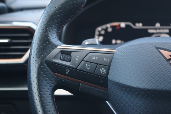 CUPRA Formentor 1.4 e-Hybrid 204 PK Adrenaline PHEV, Carplay, Camera, Keyless, LED CUPRA Formentor 1.4 e-Hybrid 204 PK Adrenaline PHEV, Carplay, Camera, Keyless, LED