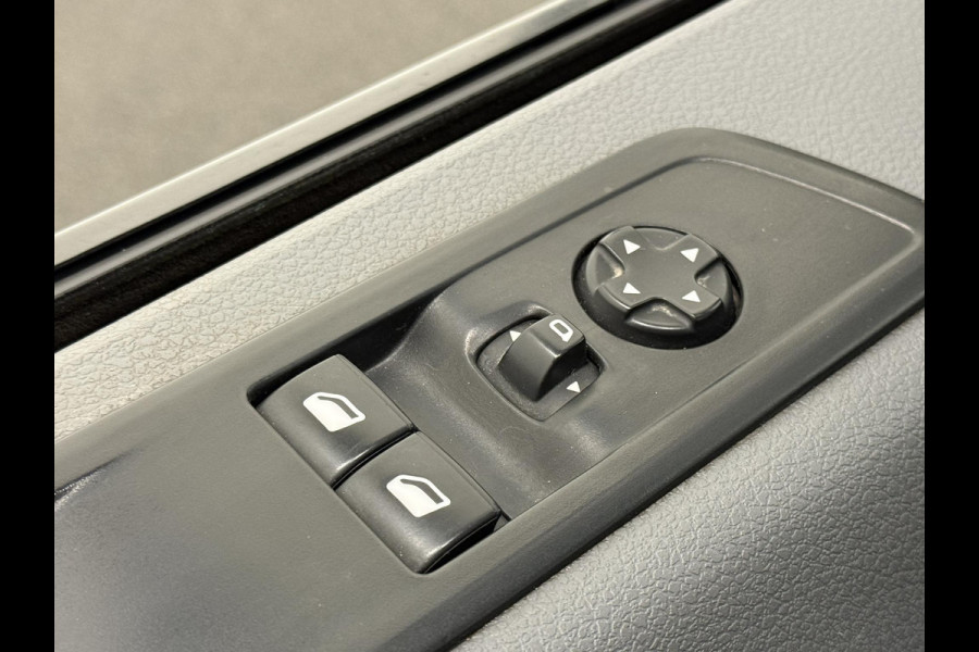 Opel Vivaro 1.5 CDTI L3H1 Edition 3-zits Airco Navi Trekhaak 3-zits Opel Vivaro 1.5 CDTI L3H1 Edition 3-zits Airco Navi Trekhaak 3-zits