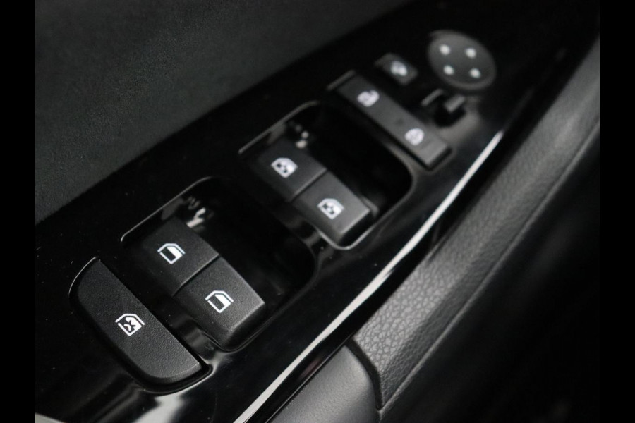 Kia Sportage 1.6 T-GDi Hybrid GT-Line | Panoramadak | Leder/Alcantara | Matrix LED | Stoel & stuurverwarming | Sfeerverlichting | Carplay | Adaptive cruise | Camera | Navigatie | Keyless Kia Sportage 1.6 T-GDi Hybrid GT-Line | Panoramadak | Leder/Alcantara | Matrix LED | Stoel & stuurverwarming | Sfeerverlichting | Carplay | Adaptive cruise | Camera | Navigatie | Keyless