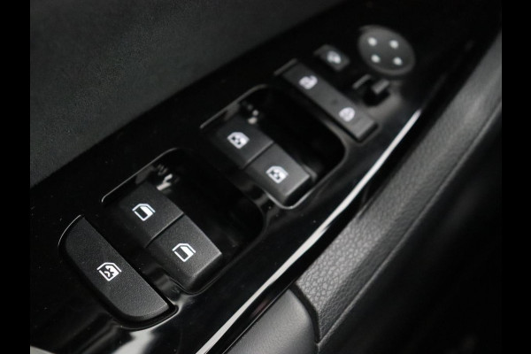 Kia Sportage 1.6 T-GDi Hybrid GT-Line | Panoramadak | Leder/Alcantara | Matrix LED | Stoel & stuurverwarming | Sfeerverlichting | Carplay | Adaptive cruise | Camera | Navigatie | Keyless Kia Sportage 1.6 T-GDi Hybrid GT-Line | Panoramadak | Leder/Alcantara | Matrix LED | Stoel & stuurverwarming | Sfeerverlichting | Carplay | Adaptive cruise | Camera | Navigatie | Keyless