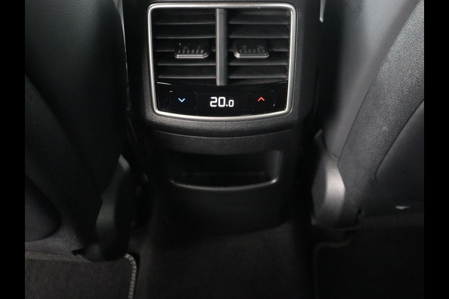 Kia Sportage 1.6 T-GDi Hybrid GT-Line | Panoramadak | Leder/Alcantara | Matrix LED | Stoel & stuurverwarming | Sfeerverlichting | Carplay | Adaptive cruise | Camera | Navigatie | Keyless Kia Sportage 1.6 T-GDi Hybrid GT-Line | Panoramadak | Leder/Alcantara | Matrix LED | Stoel & stuurverwarming | Sfeerverlichting | Carplay | Adaptive cruise | Camera | Navigatie | Keyless