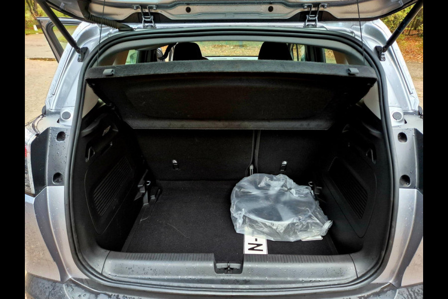 Opel Crossland 1.2 Turbo Elegance camera trekhaak Opel Crossland 1.2 Turbo Elegance camera trekhaak