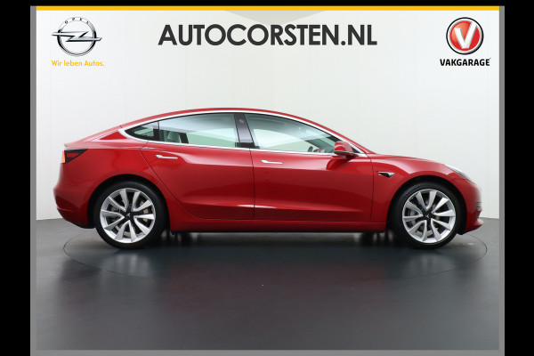 Tesla Model 3 RWD+ 60kWh 325PK LFP Licht Interieur 19"Lmv FSD-3 Comp. AutoPilot Leder PanoDak Adaptive-Cruise Lmv Camera's Elektr.-Stuur+Stoel Navi LED Comfortstoelen ACC DAB Keyless en Voorverwarmen interieur via App One-Pedal-Drive In zeer nette staat! Origineel Nederlandse auto tot 11kw laden thuis! Garantie Accu tot 30-6-2029 max 160.000km