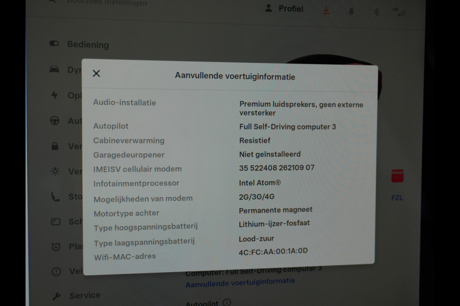 Tesla Model 3 RWD+ 60kWh 325PK LFP Licht Interieur 19"Lmv FSD-3 Comp. AutoPilot Leder PanoDak Adaptive-Cruise Lmv Camera's Elektr.-Stuur+Stoel Navi LED Comfortstoelen ACC DAB Keyless en Voorverwarmen interieur via App One-Pedal-Drive In zeer nette staat! Origineel Nederlandse auto tot 11kw laden thuis! Garantie Accu tot 30-6-2029 max 160.000km