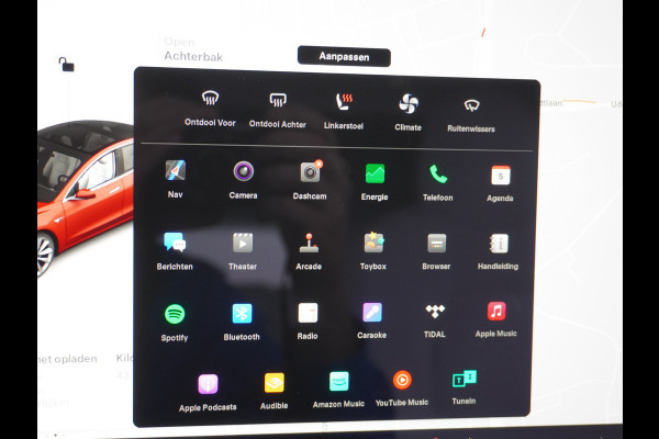 Tesla Model 3 RWD+ 60kWh 325PK LFP Licht Interieur 19"Lmv FSD-3 Comp. AutoPilot Leder PanoDak Adaptive-Cruise Lmv Camera's Elektr.-Stuur+Stoel Navi LED Comfortstoelen ACC DAB Keyless en Voorverwarmen interieur via App One-Pedal-Drive In zeer nette staat! Origineel Nederlandse auto tot 11kw laden thuis! Garantie Accu tot 30-6-2029 max 160.000km