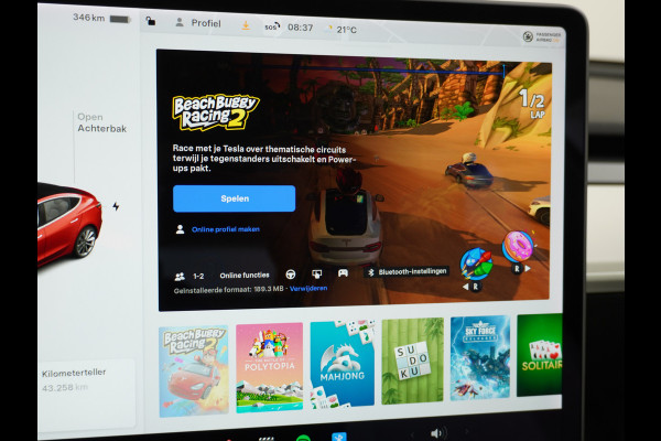 Tesla Model 3 RWD+ 60kWh 325PK LFP Licht Interieur 19"Lmv FSD-3 Comp. AutoPilot Leder PanoDak Adaptive-Cruise Lmv Camera's Elektr.-Stuur+Stoel Navi LED Comfortstoelen ACC DAB Keyless en Voorverwarmen interieur via App One-Pedal-Drive In zeer nette staat! Origineel Nederlandse auto tot 11kw laden thuis! Garantie Accu tot 30-6-2029 max 160.000km