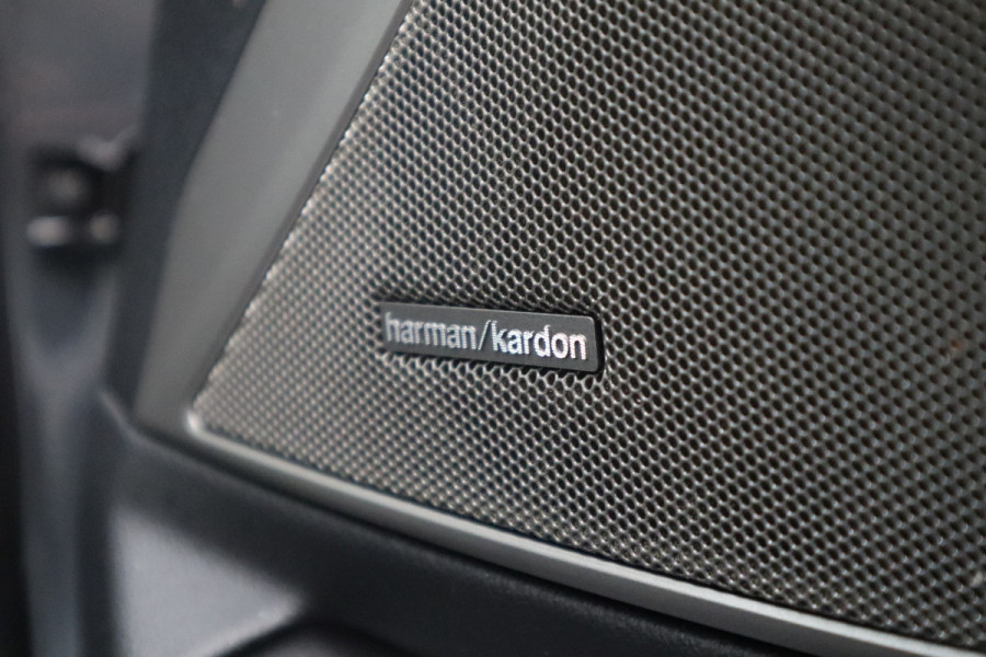 BMW 3-serie 330i M-Sport Panorama / Harman Kardon / Laser / Leder / M Performance /