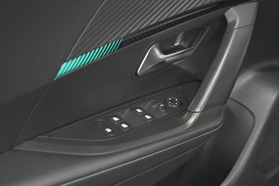 Peugeot 2008 PureTech 130 EAT8 Allure | Trekhaak | Camera | Navigatie | Apple Carplay Peugeot 2008 PureTech 130 EAT8 Allure | Trekhaak | Camera | Navigatie | Apple Carplay