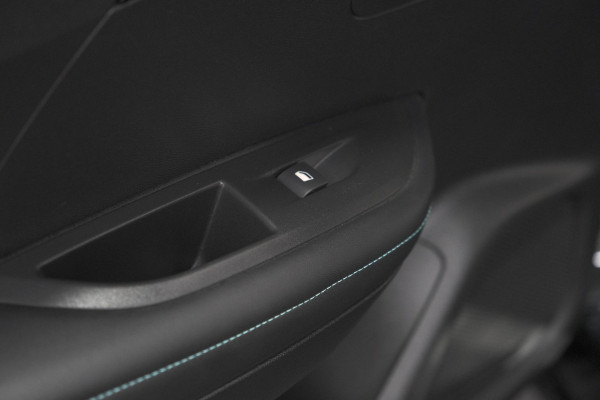 Peugeot 2008 PureTech 130 EAT8 Allure | Trekhaak | Camera | Navigatie | Apple Carplay Peugeot 2008 PureTech 130 EAT8 Allure | Trekhaak | Camera | Navigatie | Apple Carplay