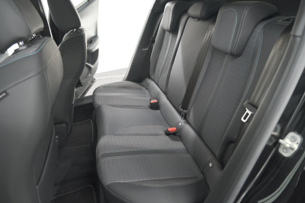 Peugeot 2008 PureTech 130 EAT8 Allure | Trekhaak | Camera | Navigatie | Apple Carplay Peugeot 2008 PureTech 130 EAT8 Allure | Trekhaak | Camera | Navigatie | Apple Carplay