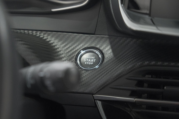 Peugeot 2008 PureTech 130 EAT8 Allure | Trekhaak | Camera | Navigatie | Apple Carplay Peugeot 2008 PureTech 130 EAT8 Allure | Trekhaak | Camera | Navigatie | Apple Carplay