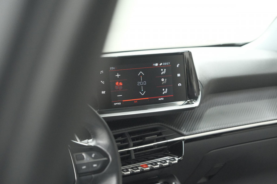 Peugeot 2008 PureTech 130 EAT8 Allure | Trekhaak | Camera | Navigatie | Apple Carplay Peugeot 2008 PureTech 130 EAT8 Allure | Trekhaak | Camera | Navigatie | Apple Carplay