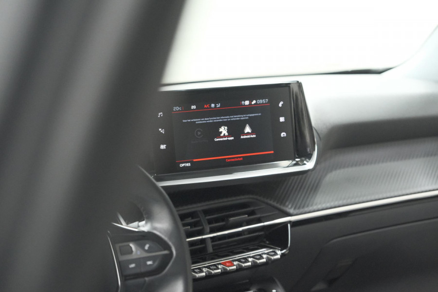 Peugeot 2008 PureTech 130 EAT8 Allure | Trekhaak | Camera | Navigatie | Apple Carplay Peugeot 2008 PureTech 130 EAT8 Allure | Trekhaak | Camera | Navigatie | Apple Carplay