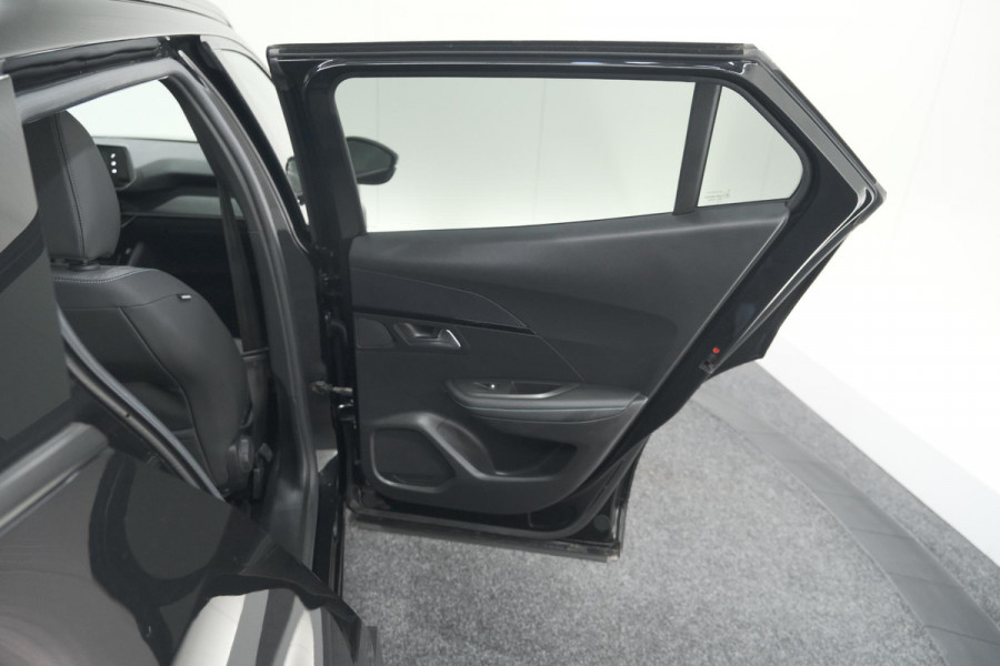 Peugeot 2008 PureTech 130 EAT8 Allure | Trekhaak | Camera | Navigatie | Apple Carplay Peugeot 2008 PureTech 130 EAT8 Allure | Trekhaak | Camera | Navigatie | Apple Carplay
