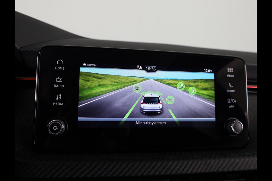 Škoda SCALA Monte Carlo 1.0 TSI 115 pk 7 versn. DSG | Private lease vanaf 619,-- | Panoramadak | Winter pakket | Parkeercamera