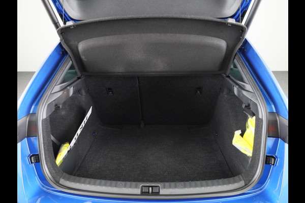 Škoda SCALA Monte Carlo 1.0 TSI 115 pk 7 versn. DSG | Private lease vanaf 619,-- | Panoramadak | Winter pakket | Parkeercamera