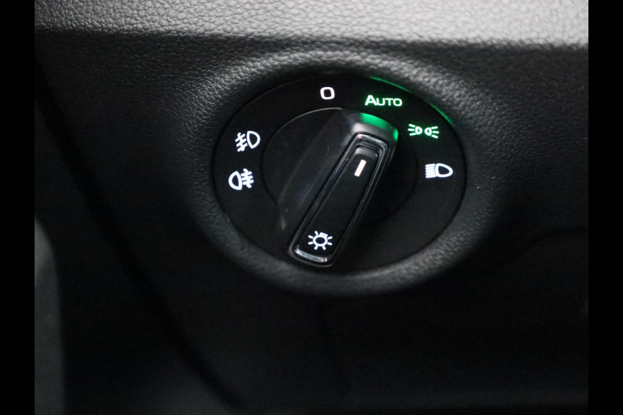 Škoda SCALA Monte Carlo 1.0 TSI 115 pk 7 versn. DSG | Private lease vanaf 619,-- | Panoramadak | Winter pakket | Parkeercamera