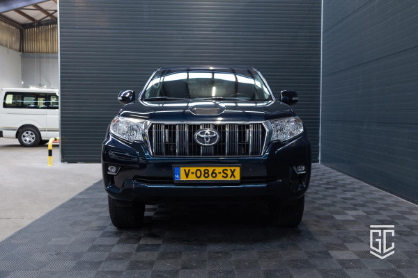 Toyota Land Cruiser 2.8 D-4D-F Challenger Window Van