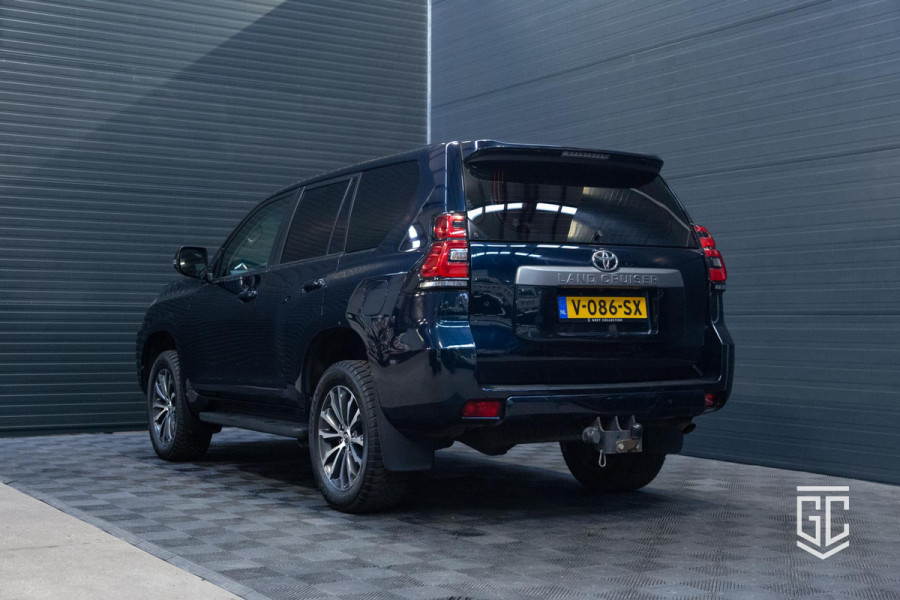 Toyota Land Cruiser 2.8 D-4D-F Challenger Window Van