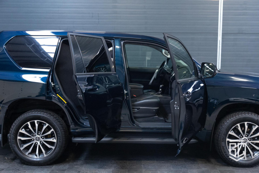 Toyota Land Cruiser 2.8 D-4D-F Challenger Window Van