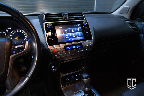 Toyota Land Cruiser 2.8 D-4D-F Challenger Window Van