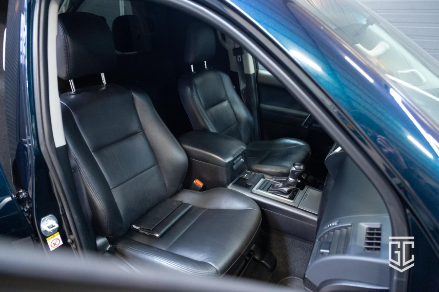 Toyota Land Cruiser 2.8 D-4D-F Challenger Window Van