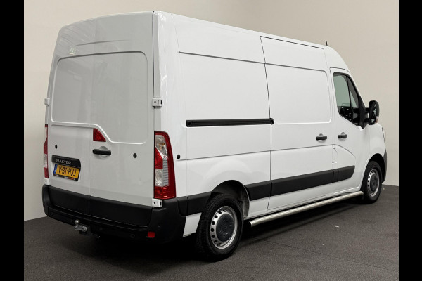 Renault Master T33 2.3 dCi 135PK L2H2 BPM VRIJ! Airco Cruise control Parkeersensoren Navigatie Trekhaak