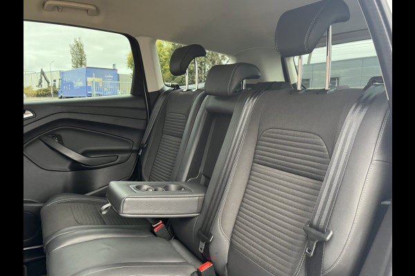 Ford Kuga 1.5 EcoB. Titanium 150pk/Inklapbare Trekhaak/WinterPack etc.