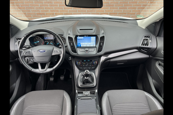 Ford Kuga 1.5 EcoB. Titanium 150pk/Inklapbare Trekhaak/WinterPack etc.