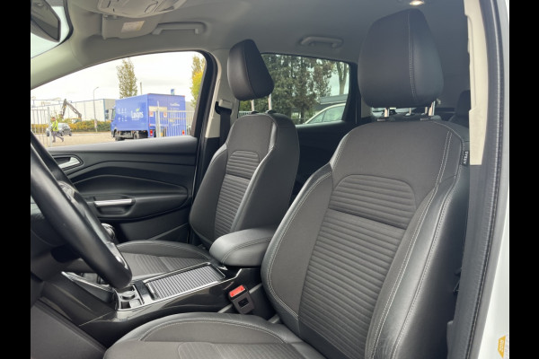 Ford Kuga 1.5 EcoB. Titanium 150pk/Inklapbare Trekhaak/WinterPack etc.