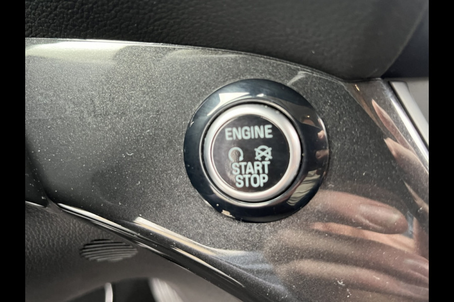 Ford Kuga 1.5 EcoB. Titanium 150pk/Inklapbare Trekhaak/WinterPack etc.