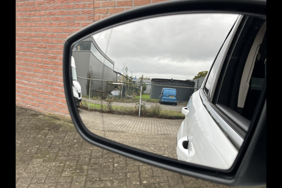 Ford Kuga 1.5 EcoB. Titanium 150pk/Inklapbare Trekhaak/WinterPack etc.