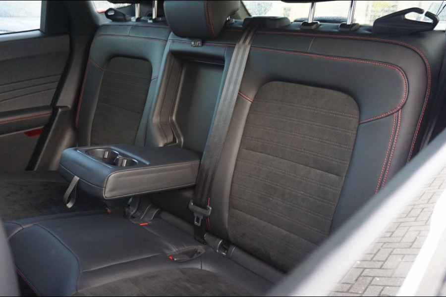 Ford Kuga 2.5 PHEV ST-Line X WINTERPACK | HUD | 1.500 KG TGEWICHT Ford Kuga 2.5 PHEV ST-Line X WINTERPACK | HUD | 1.500 KG TGEWICHT