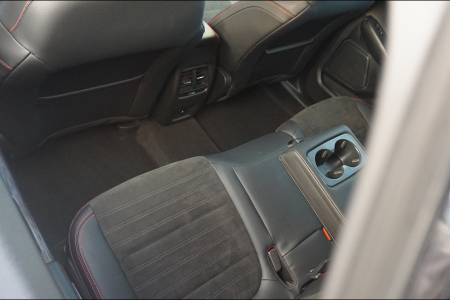 Ford Kuga 2.5 PHEV ST-Line X WINTERPACK | HUD | 1.500 KG TGEWICHT Ford Kuga 2.5 PHEV ST-Line X WINTERPACK | HUD | 1.500 KG TGEWICHT