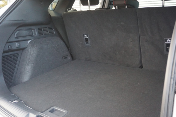 Ford Kuga 2.5 PHEV ST-Line X WINTERPACK | HUD | 1.500 KG TGEWICHT Ford Kuga 2.5 PHEV ST-Line X WINTERPACK | HUD | 1.500 KG TGEWICHT