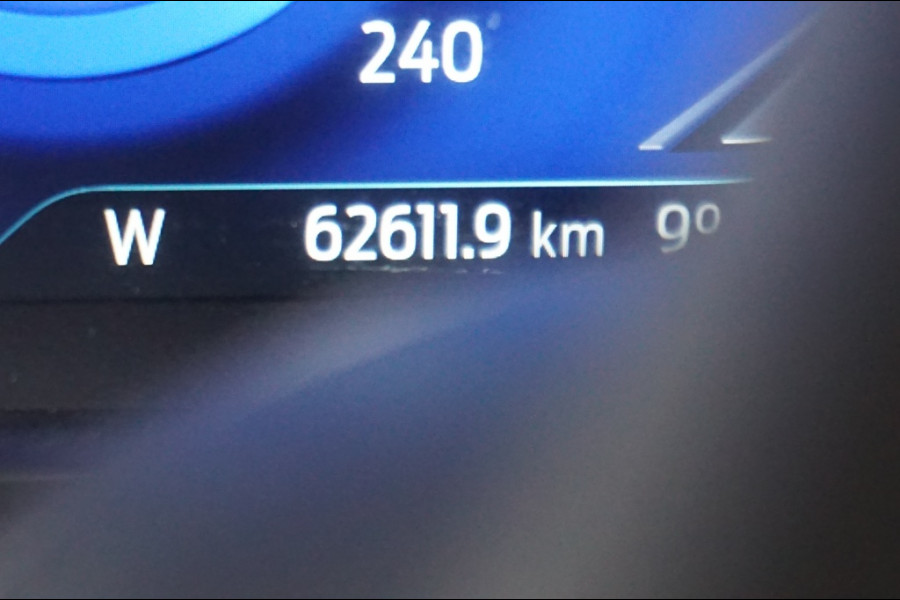 Ford Kuga 2.5 PHEV ST-Line X WINTERPACK | HUD | 1.500 KG TGEWICHT Ford Kuga 2.5 PHEV ST-Line X WINTERPACK | HUD | 1.500 KG TGEWICHT