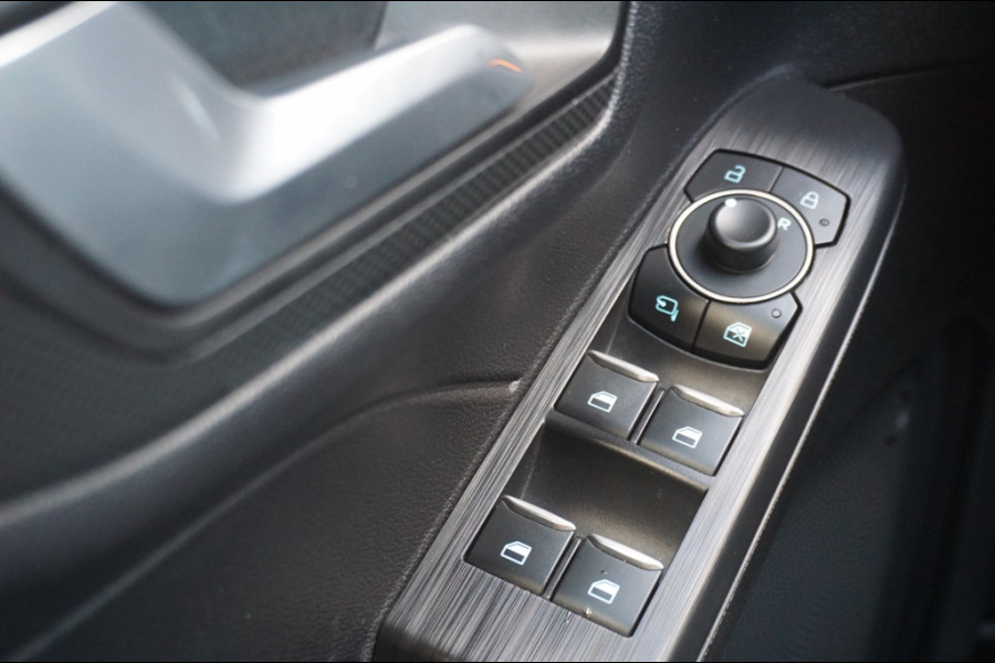 Ford Kuga 2.5 PHEV ST-Line X WINTERPACK | HUD | 1.500 KG TGEWICHT Ford Kuga 2.5 PHEV ST-Line X WINTERPACK | HUD | 1.500 KG TGEWICHT