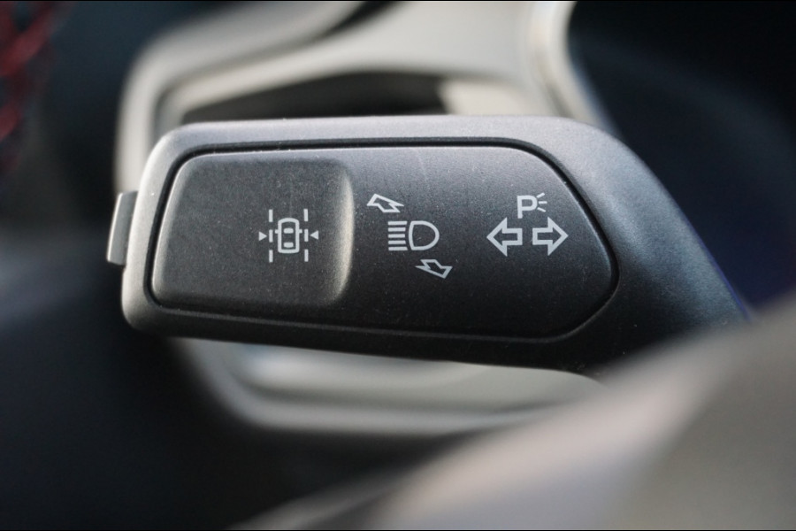 Ford Kuga 2.5 PHEV ST-Line X WINTERPACK | HUD | 1.500 KG TGEWICHT Ford Kuga 2.5 PHEV ST-Line X WINTERPACK | HUD | 1.500 KG TGEWICHT