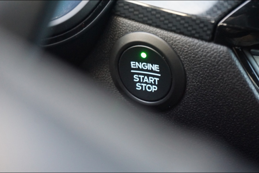 Ford Kuga 2.5 PHEV ST-Line X WINTERPACK | HUD | 1.500 KG TGEWICHT Ford Kuga 2.5 PHEV ST-Line X WINTERPACK | HUD | 1.500 KG TGEWICHT