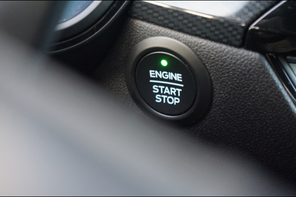 Ford Kuga 2.5 PHEV ST-Line X WINTERPACK | HUD | 1.500 KG TGEWICHT Ford Kuga 2.5 PHEV ST-Line X WINTERPACK | HUD | 1.500 KG TGEWICHT