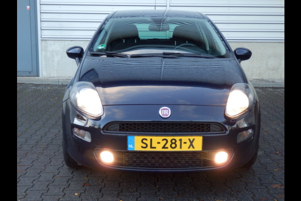 Fiat Punto Evo 100 pk. Sempre 5 drs. I Trekhaak I Aut. airco I Nav. I 100 % dea Fiat Punto Evo 100 pk. Sempre 5 drs. I Trekhaak I Aut. airco I Nav. I 100 % dea