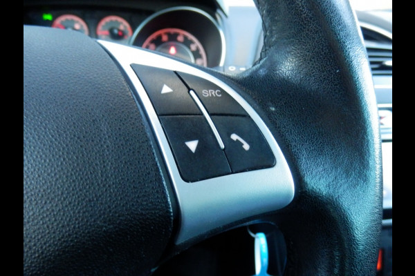 Fiat Punto Evo 100 pk. Sempre 5 drs. I Trekhaak I Aut. airco I Nav. I 100 % dea Fiat Punto Evo 100 pk. Sempre 5 drs. I Trekhaak I Aut. airco I Nav. I 100 % dea