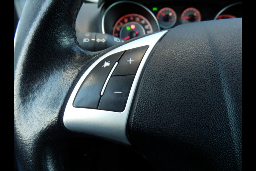 Fiat Punto Evo 100 pk. Sempre 5 drs. I Trekhaak I Aut. airco I Nav. I 100 % dea Fiat Punto Evo 100 pk. Sempre 5 drs. I Trekhaak I Aut. airco I Nav. I 100 % dea