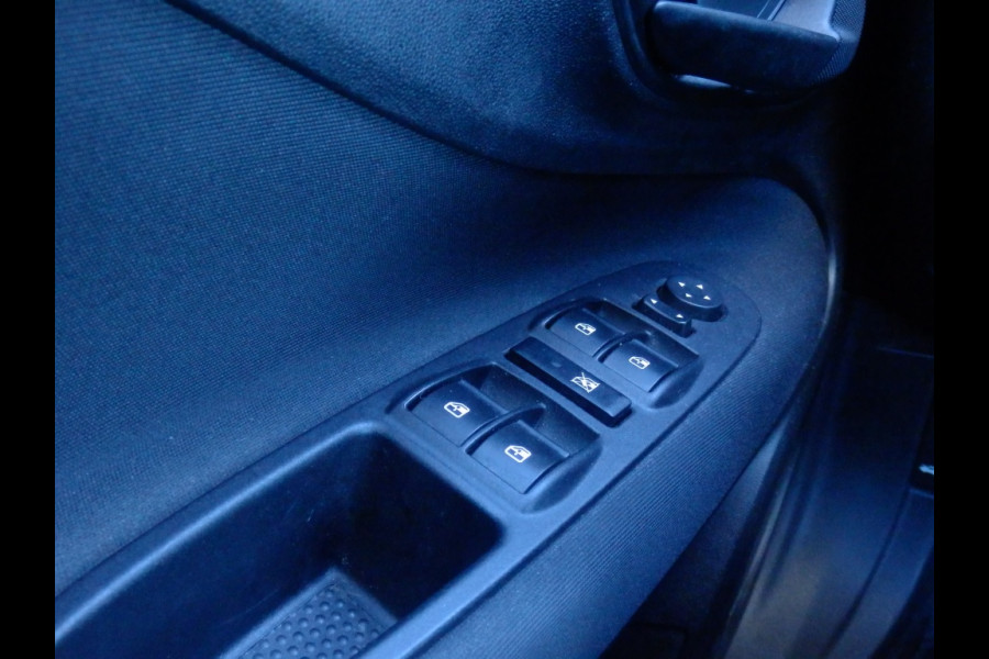 Fiat Punto Evo 100 pk. Sempre 5 drs. I Trekhaak I Aut. airco I Nav. I 100 % dea Fiat Punto Evo 100 pk. Sempre 5 drs. I Trekhaak I Aut. airco I Nav. I 100 % dea